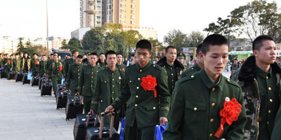 退伍季,追忆绿色军营似水年华 - 中新网云南频道--云南新闻网