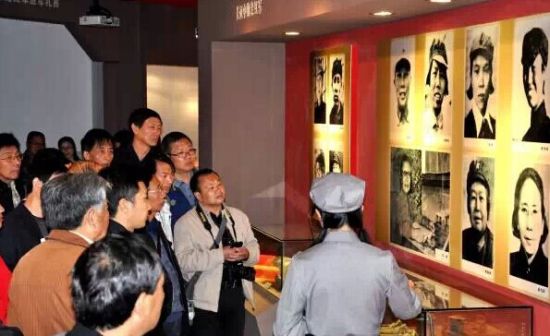 中央红军长征途中在云南威信县集结,并召开了著名的"扎西会议",成为这
