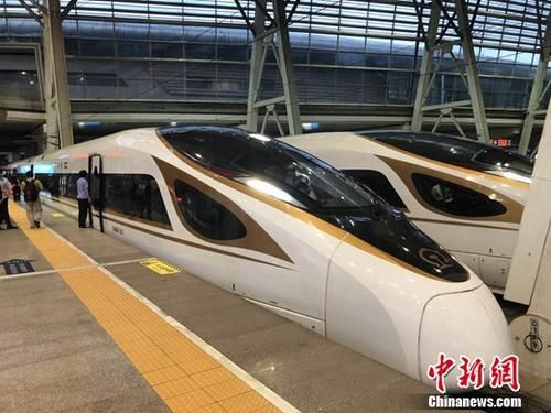 京津城际时速350公里开跑 北京到天津仅30分钟