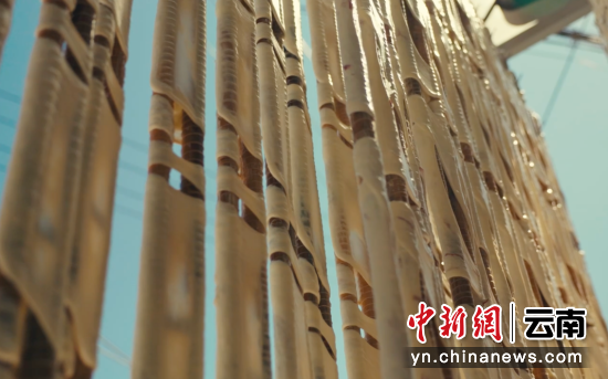 (图:大理乳扇制作过程) (图:大理乳扇制作过程)