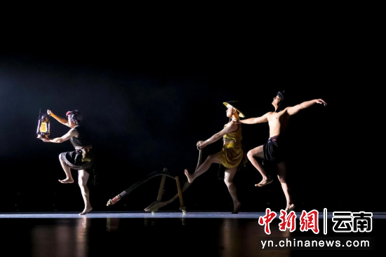 《晨耕》 图源 2025年全国少数民族优秀舞蹈作品展演照片直播 《晨耕》 图源 2025年全国少数民族优秀舞蹈作品展演照片直播