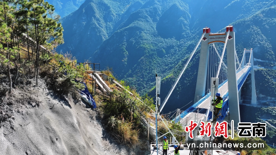云南移动在丽香铁路虎跳峡金沙江铁路大桥开展基站建设 云南移动在丽香铁路虎跳峡金沙江铁路大桥开展基站建设