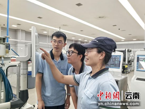 ͼΪ��ʦ��������Ա�������ʿؾ��顣(��ӱ ��)