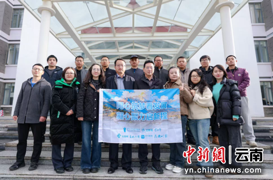 ͼΪ������ʽ�ֳ������췽 ��ͼ