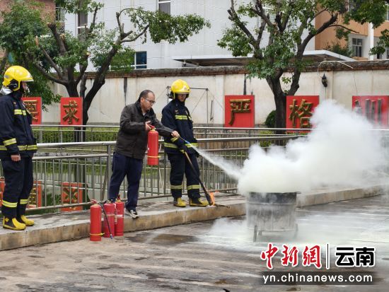 ͼΪ־Ը������Ա�������ʵ����ѵ��۬�� �ܾ��� ��