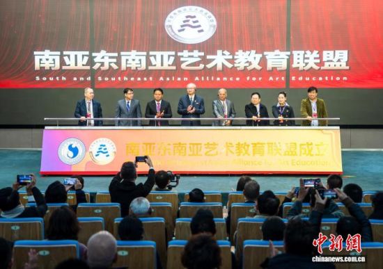 ����1��6�գ����Ƕ��������������������������������������S ��