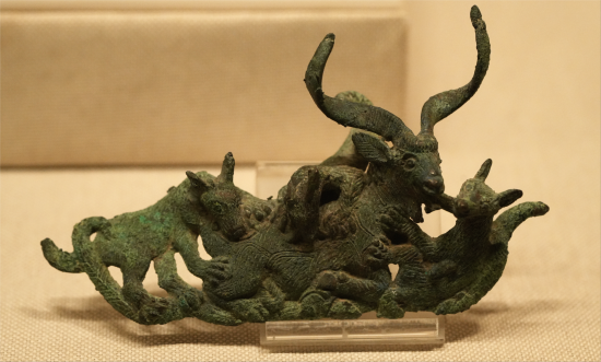 狼噬羊铜扣饰 yun'n'wan 狼噬羊铜扣饰 yun'n'wan