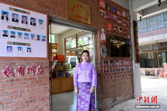 图为玉叫在位于云南省西双版纳州勐海县的传习所中。 罗婕 摄 图为玉叫在位于云南省西双版纳州勐海县的传习所中。 罗婕 摄
