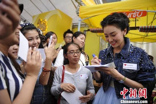 <em>泰国最帅女星</em>助阵泰国节 昆明人7年不痒泰欢