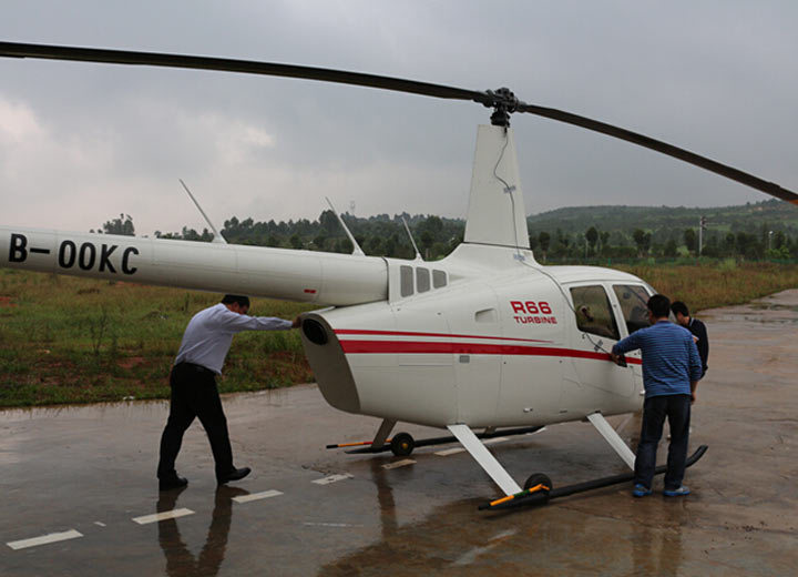 云南凤翔通用航空公司成功接收罗宾逊R66并完