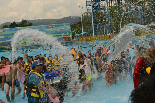 傣泰国际泼水节开幕,泰国总领事带300人旅行团