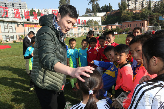 首届昆明青少年足球俱乐部杯联赛落幕 前国脚