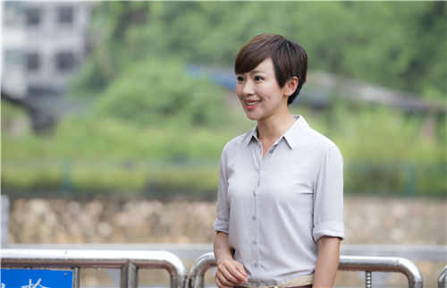 你怎么看待央视主播欧阳夏丹身穿牛仔装主持节目这个事?_电影电视_奇飞知识网