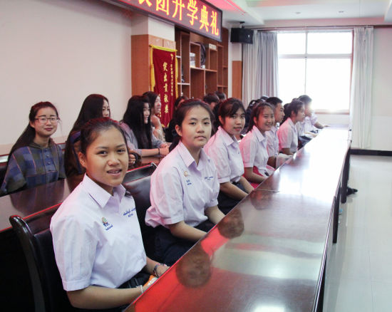 泰国留学生拜师云师大商学院 短期交流学习汉