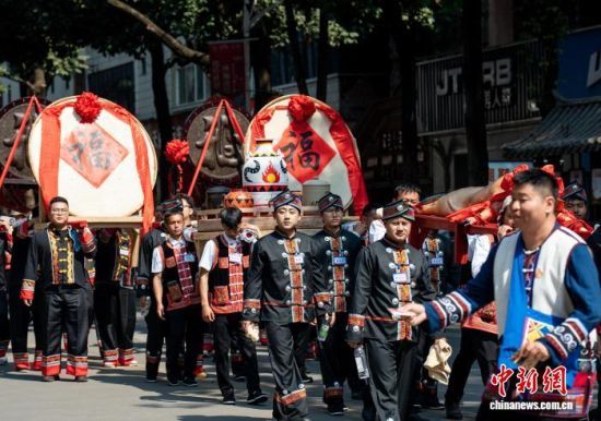 中缅边境云南澜沧拜年活动热闹非凡