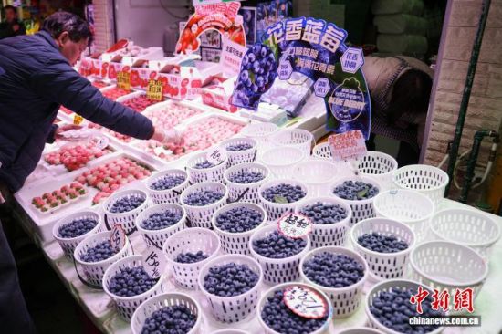 ͼΪ�������ϵ���ݮ�������С���������� ��Ƚ�� �� 