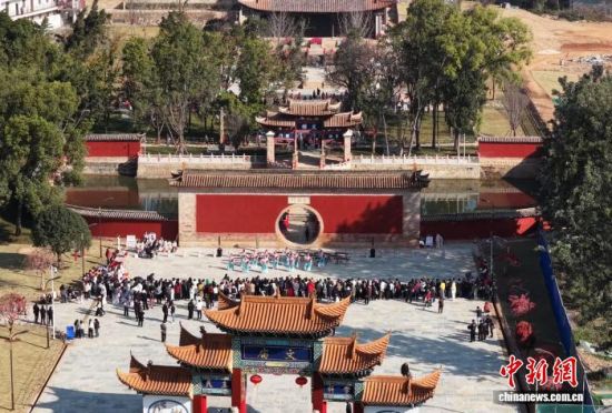 2��11�գ������������¿���ӭ�ο͡��������� ��