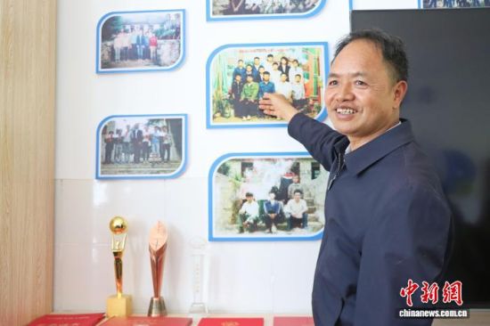 3��30�գ�ũ�ӹ�ָ��ǽ�ϵ�һ���ҵ���ĺ�Ӱ����һ����ѧ���ǵ�ȥ������������� ��